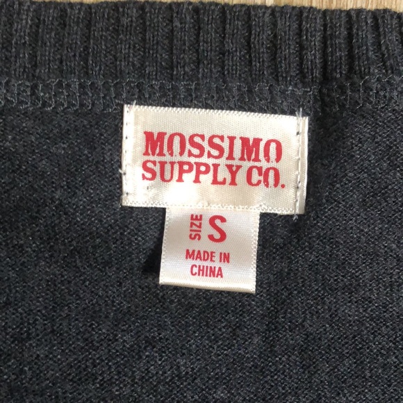 NWOT Mossimo button up - Picture 2 of 7